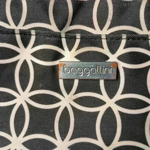 2 FOR 25$ Baggallini crossbody purse - Picture 3 of 5
